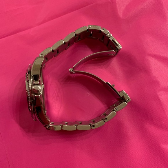 Guess Timepiece - Picture 2 of 7